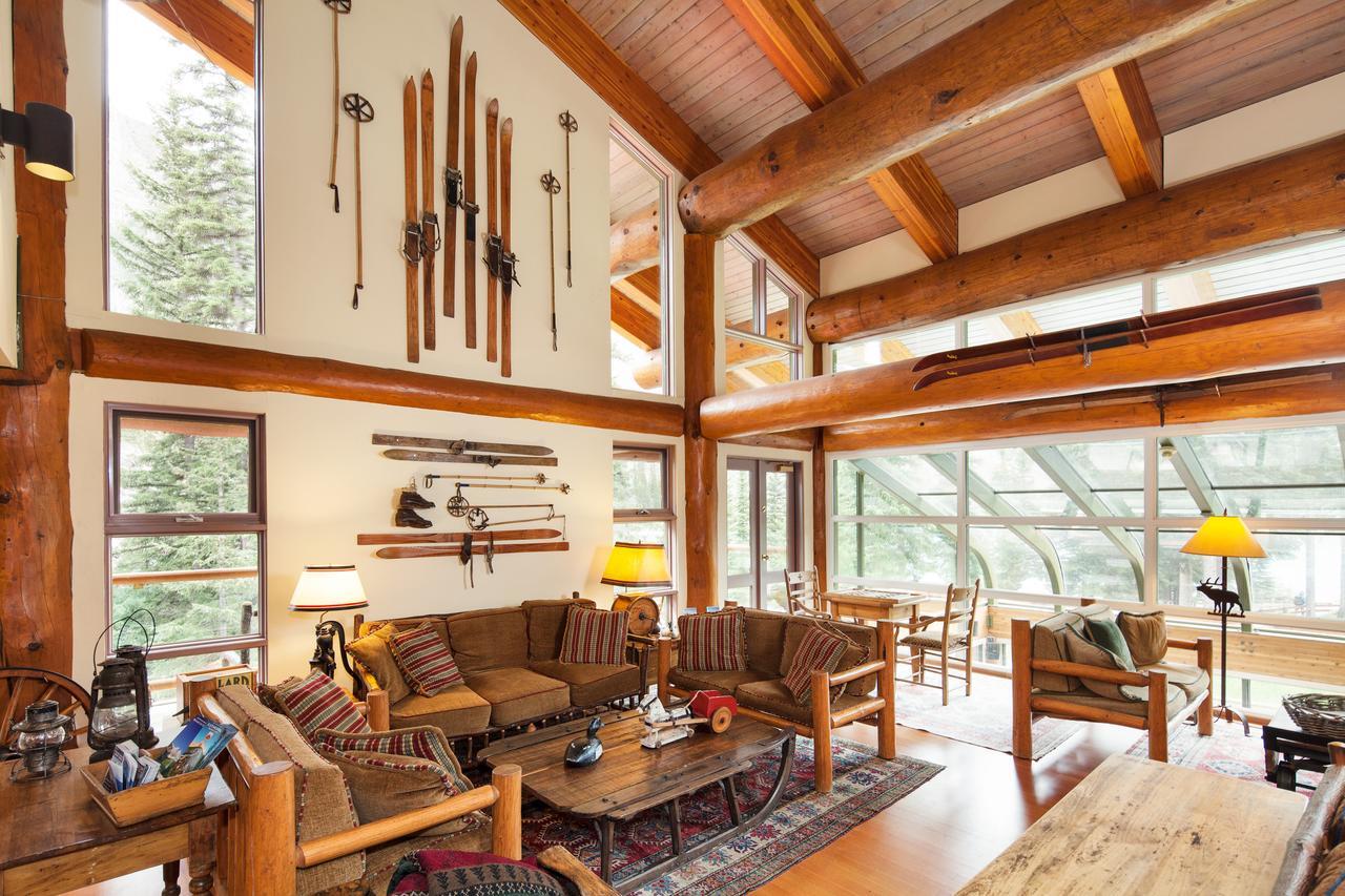 Moraine Lake Lodge Лейк-Луиз Экстерьер фото