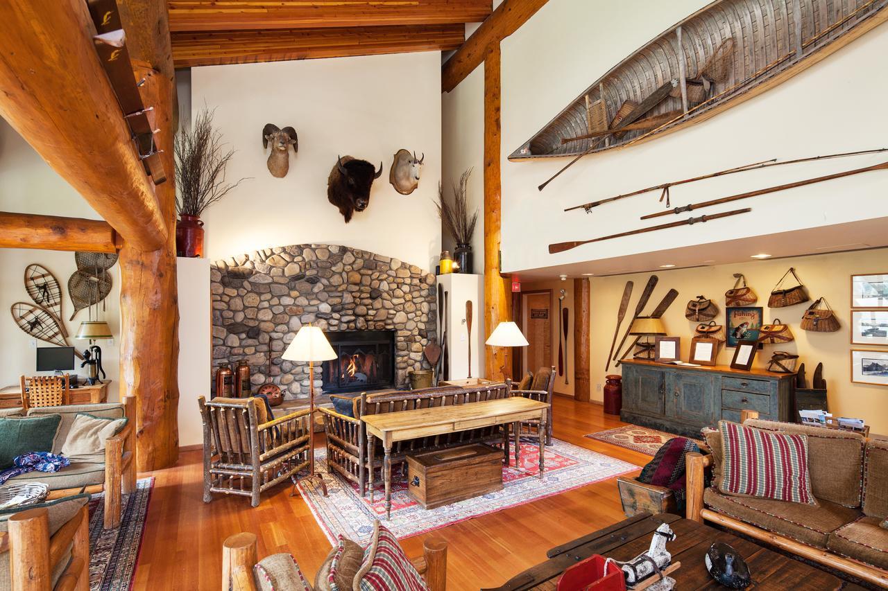 Moraine Lake Lodge Лейк-Луиз Экстерьер фото