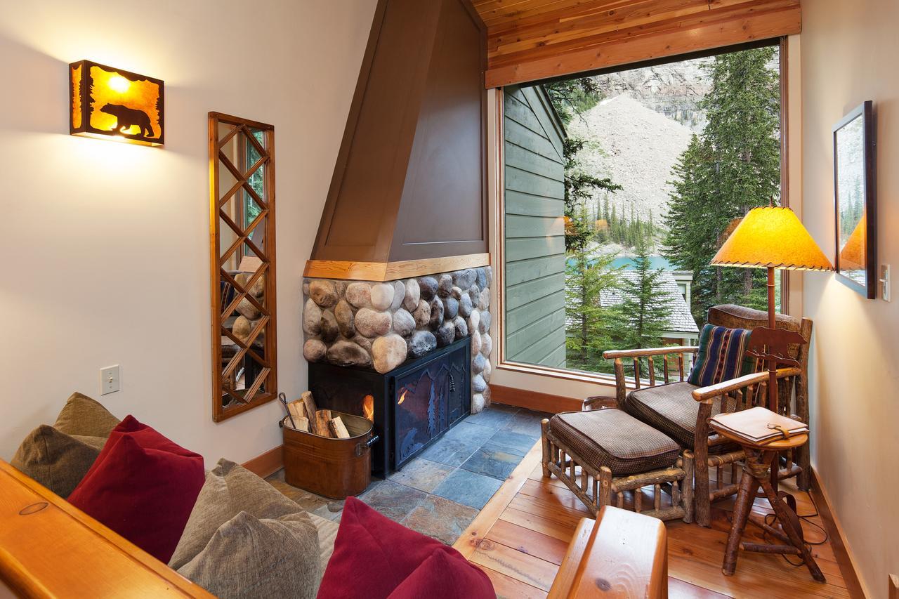 Moraine Lake Lodge Лейк-Луиз Экстерьер фото