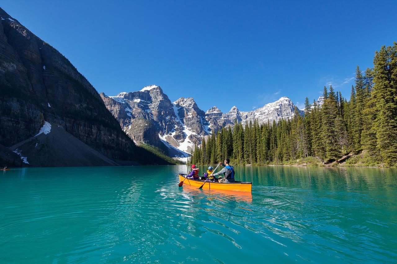 Moraine Lake Lodge Лейк-Луиз Экстерьер фото